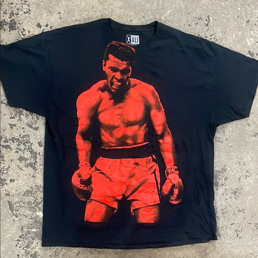 Authentic Muhammed Ali tshirt size XXL red Graphic